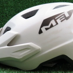MET Echo Helmet MIPS Small/Medium 52-57cm MTB White/Bronze. Ref:H/E