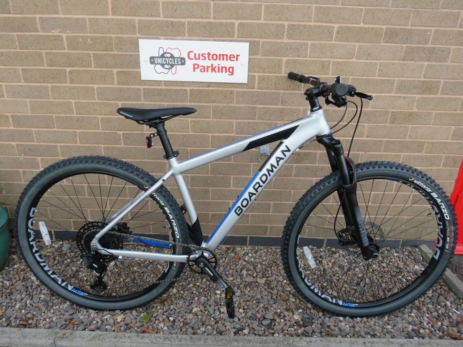 BOARDMAN MHT 8.8 29 ER MOUNTAIN BIKE 18 INCH ADULTS ALUMINIUM FRAME Ref 16130 1 BOARDMAN MHT 8.8 29 ER MOUNTAIN BIKE 18 INCH ADULTS ALUMINIUM FRAME Ref 16130