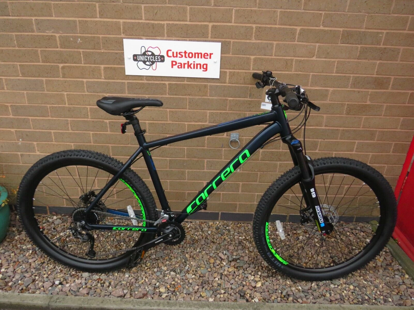 CARRERA KRAKEN MOUNTAIN BIKE 20 INCH ALUMINIUM FRAME NEW EX DISPLAY Ref 15880 1 CARRERA KRAKEN MOUNTAIN BIKE 20 INCH ALUMINIUM FRAME NEW EX DISPLAY Ref 15880
