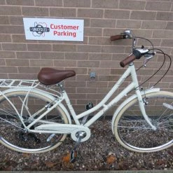 PENDLETON SOMERBY HYBRID BIKE 17 INCH ALUMINIUM FRAME NEW EX DISPLAY Ref 16260