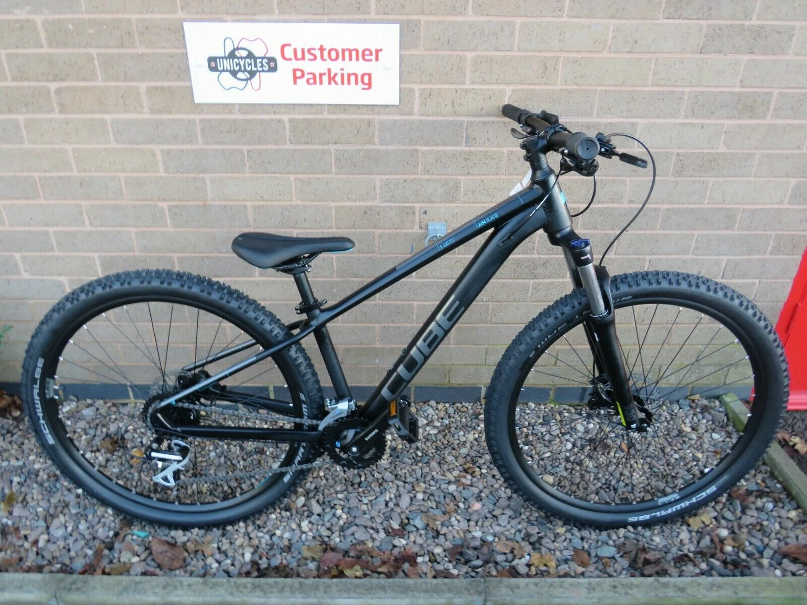 CUBE AIM RACE 27.5 MOUNTAIN BIKE 14 INCH ALUMINIUM FRAME EX DISPLAY Ref 16398 1 CUBE AIM RACE 27.5 MOUNTAIN BIKE 14 INCH ALUMINIUM FRAME EX DISPLAY Ref 16398