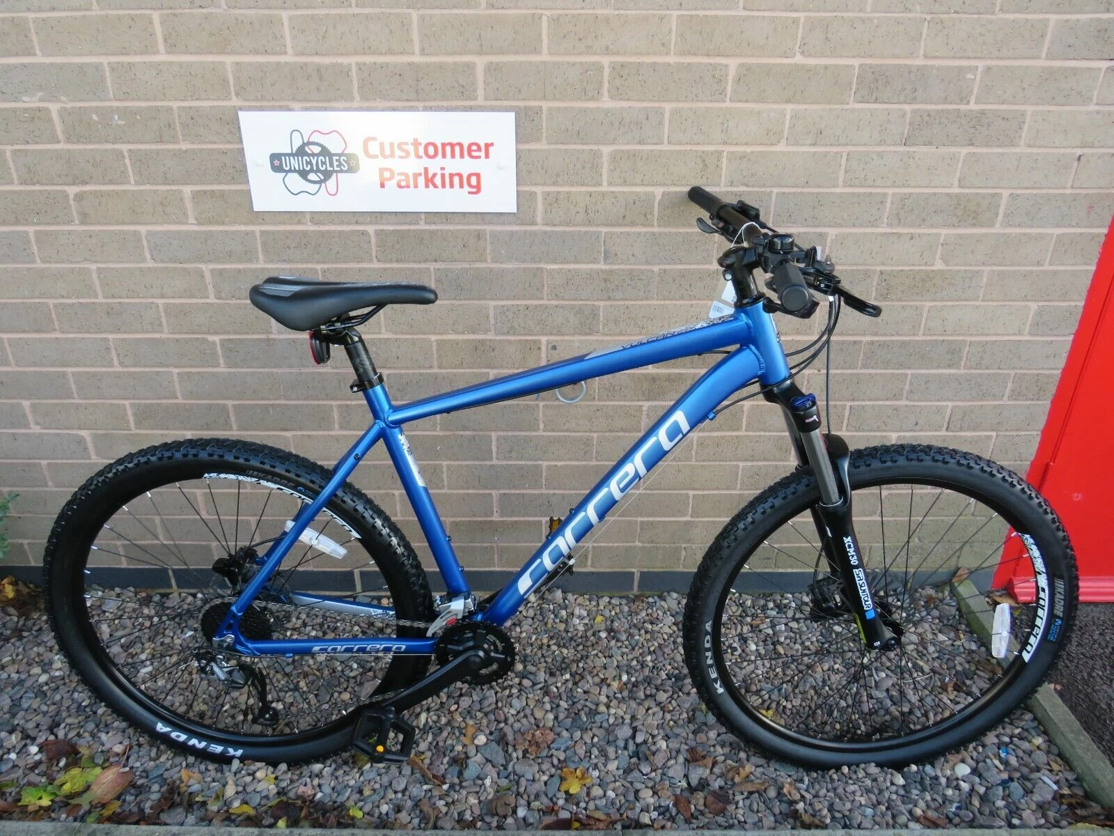CARRERA VULCAN MOUNTAIN BIKE 20 INCH ALUMINIUM FRAME EX DISPLAY Ref 16284 1 CARRERA VULCAN MOUNTAIN BIKE 20 INCH ALUMINIUM FRAME EX DISPLAY Ref 16284