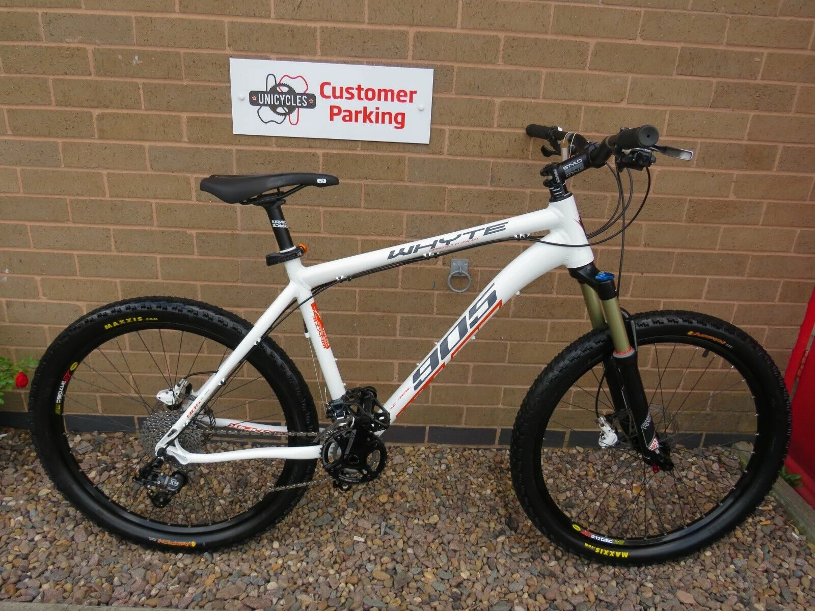 WHYTE 905 XC MOUNTAIN BIKE 19.5 INCH ADULTS ALUMINIUM FRAME Ref 15595 1 WHYTE 905 XC MOUNTAIN BIKE 19.5 INCH ADULTS ALUMINIUM FRAME Ref 15595