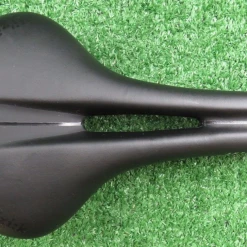 Fizik Antares R3 Open Saddle Black Large 152mm Ref: E