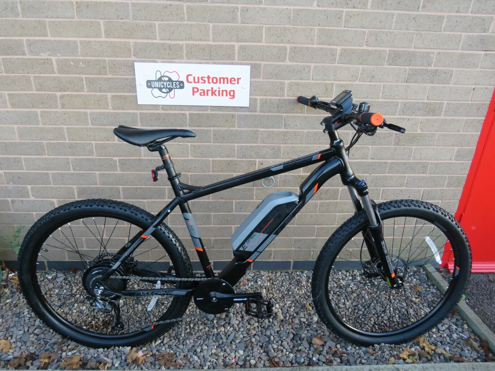 CARRERA VULCAN ELECTRIC MOUNTAIN BIKE 20 INCH FRAME EX SHOP DEMO Ref 16198 1 CARRERA VULCAN ELECTRIC MOUNTAIN BIKE 20 INCH FRAME EX SHOP DEMO Ref 16198