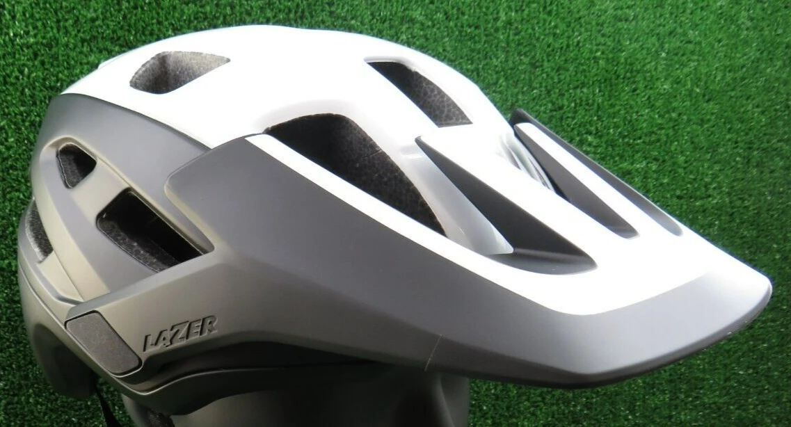 Lazer Jackal Helmet Kineticore Magnetic Buckle MTB Matt White/Black L Ref: H/E 1 Lazer Jackal Helmet Kineticore Magnetic Buckle MTB Matt White/Black L Ref: H/E