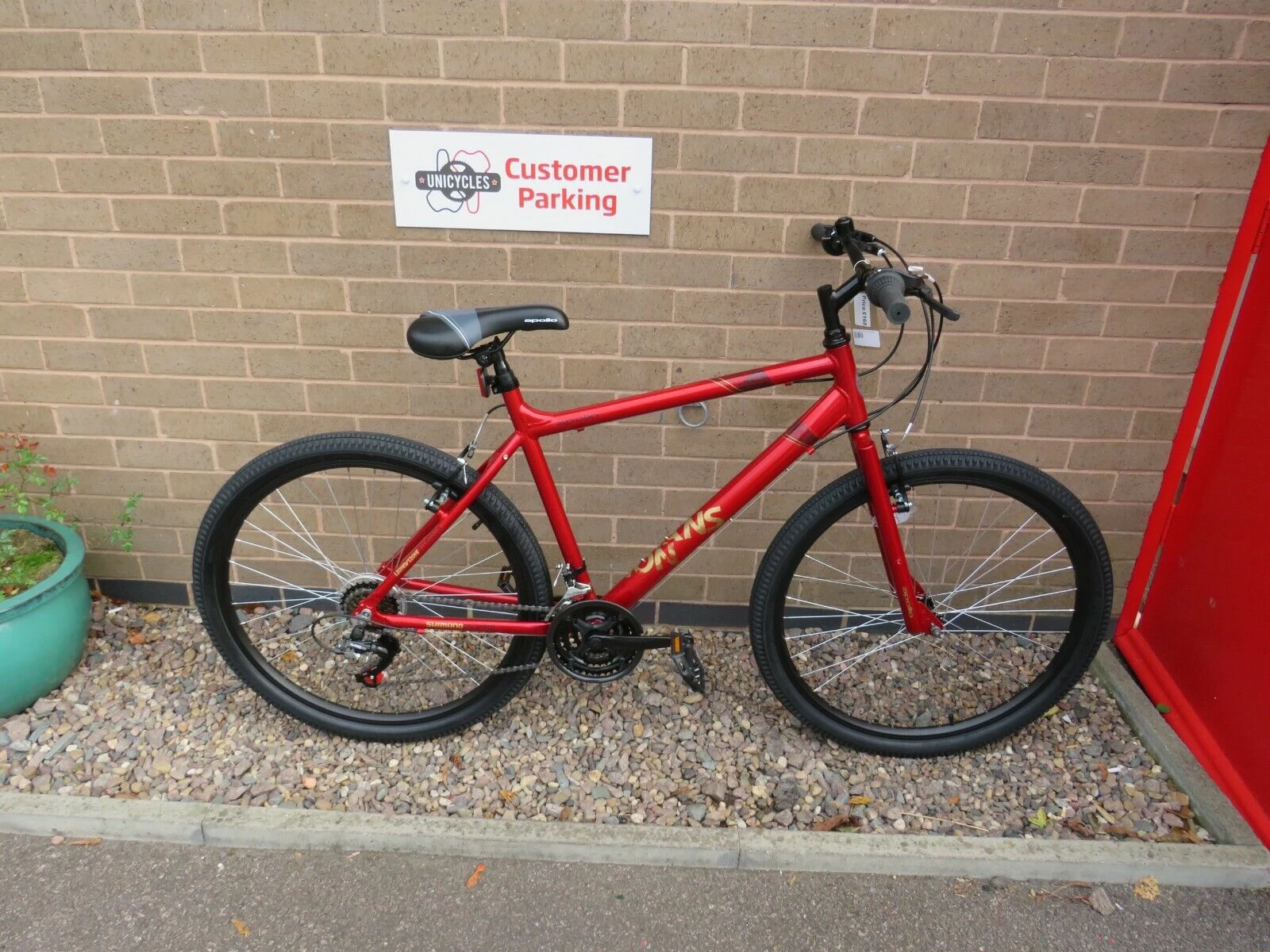 APOLLO TRANSTITON 27.5 MOUNTAIN BIKE 20 INCH ADULTS FRAME EX DISPLAY Ref 16108 1 APOLLO TRANSTITON 27.5 MOUNTAIN BIKE 20 INCH ADULTS FRAME EX DISPLAY Ref 16108