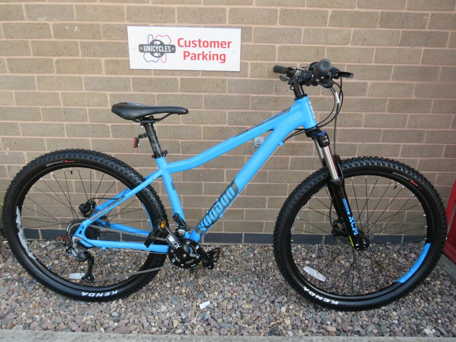 VOODOO SOUKRI 27.5 MOUNTAIN BIKE 16 INCH ALUMINIUM FRAME EX DISPLAY Ref 15805 1 VOODOO SOUKRI 27.5 MOUNTAIN BIKE 16 INCH ALUMINIUM FRAME EX DISPLAY Ref 15805