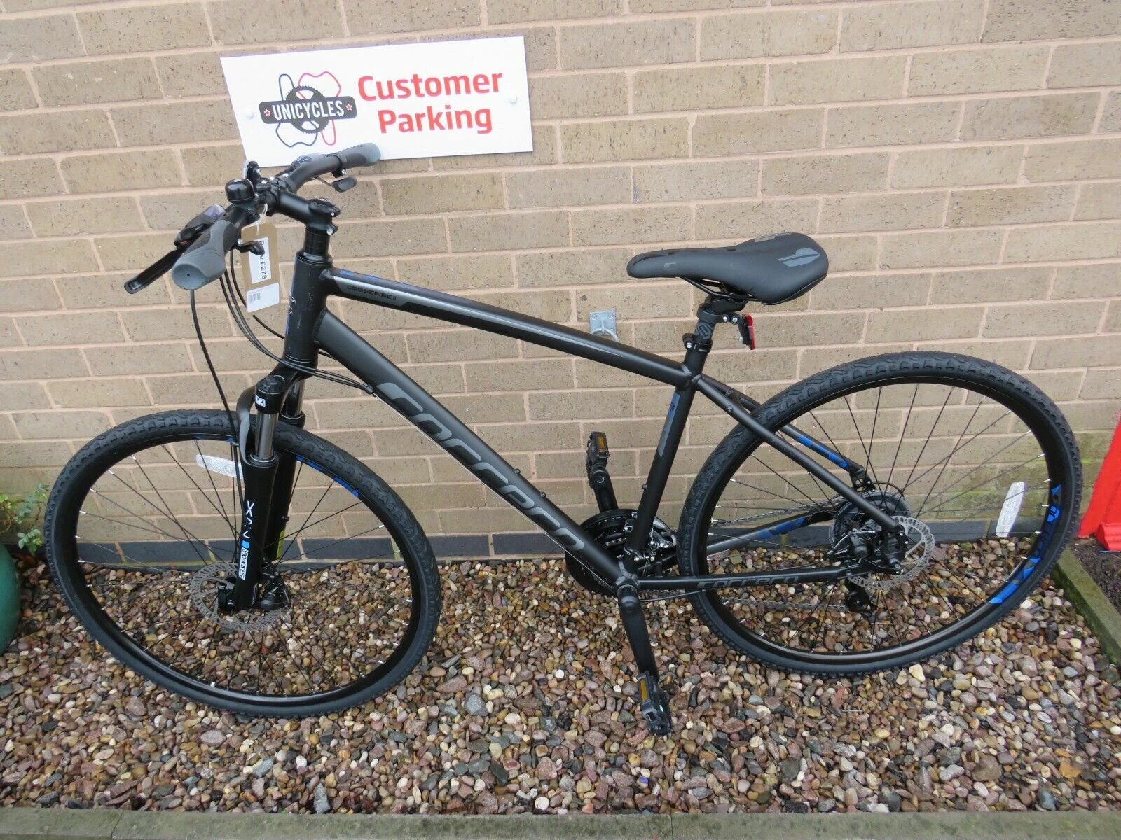 CARRERA CROSSFIRE 2 HYBRID BIKE 19 INCH ALUMINIUM FRAME EX DISPLAY Ref 16620 1 CARRERA CROSSFIRE 2 HYBRID BIKE 19 INCH ALUMINIUM FRAME EX DISPLAY Ref 16620