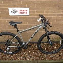 FORME STANAGE 1 27.5 MOUNTAIN BIKE 18 INCH ALUMINIUM FRAME EX DISPLAY Ref 16626