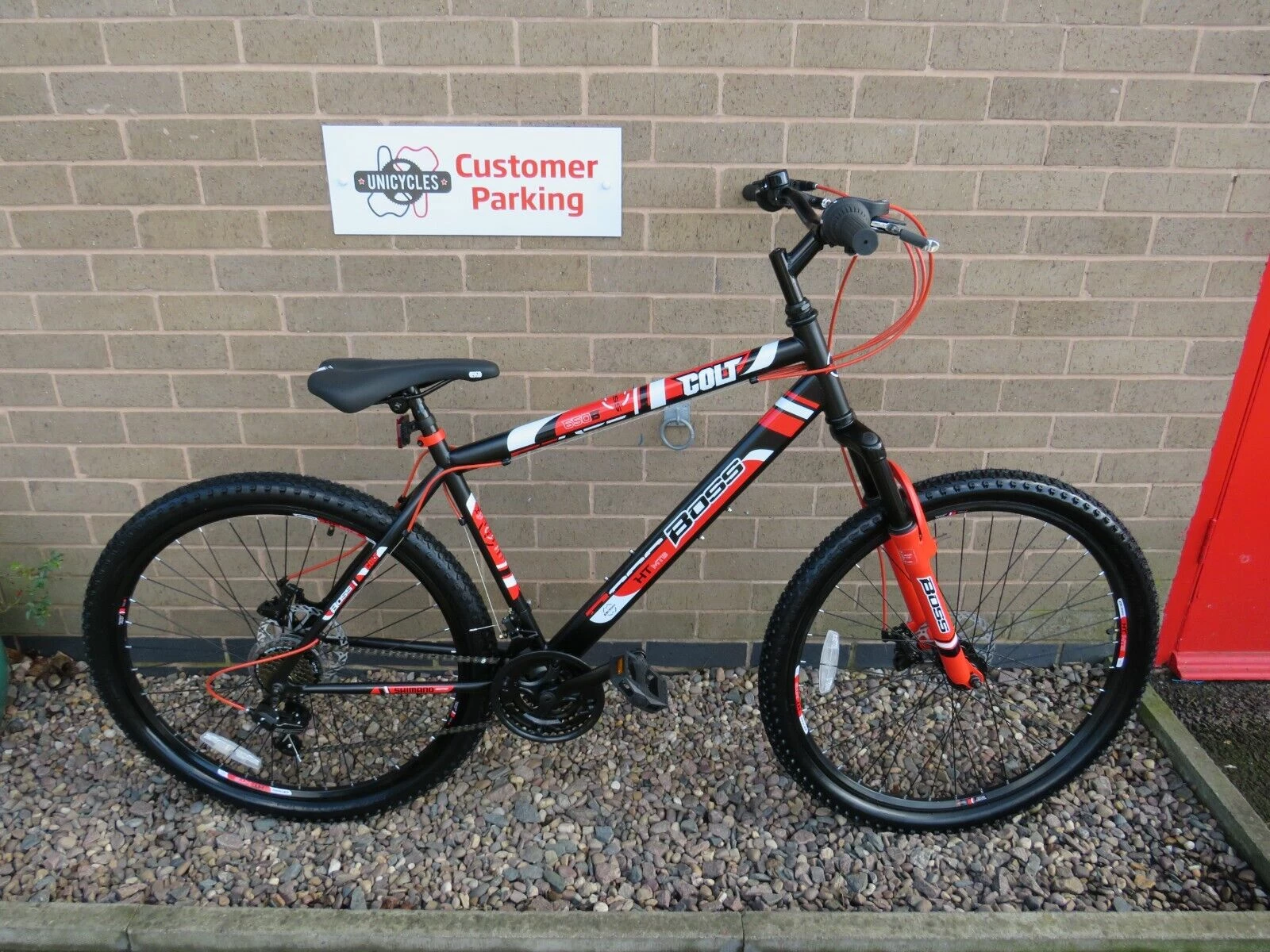 BOSS COLT 27.5 MOUNTAIN BIKE 18 INCH ALUMINIUM FRAME EX SHOP DISPLAY Ref 16638 1 BOSS COLT 27.5 MOUNTAIN BIKE 18 INCH ALUMINIUM FRAME EX SHOP DISPLAY Ref 16638